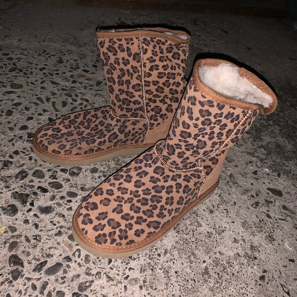 Ukala leopard boots
